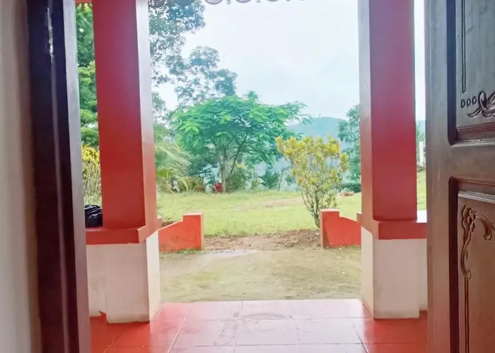 Verdant Vagamon Cottage
